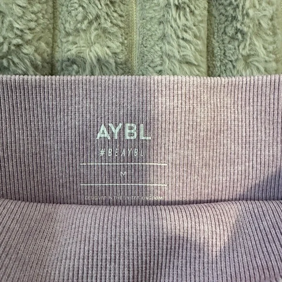 AYBL seamless legging size medium - Picture 4 of 4